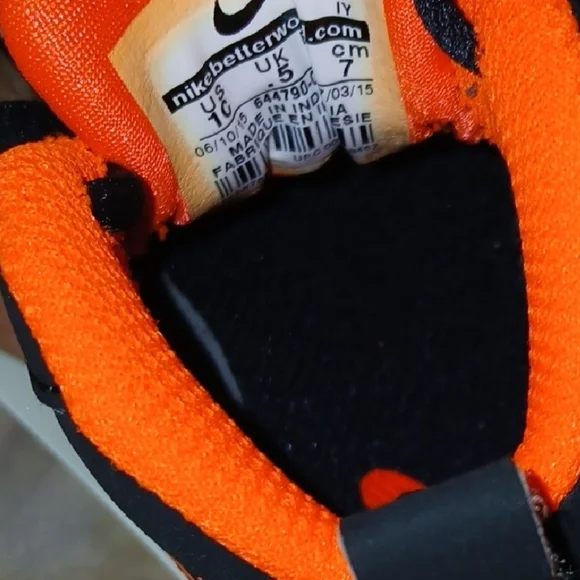 Nike Lil' Posite One Black and Silver Size 1c - Picture 4 of 6